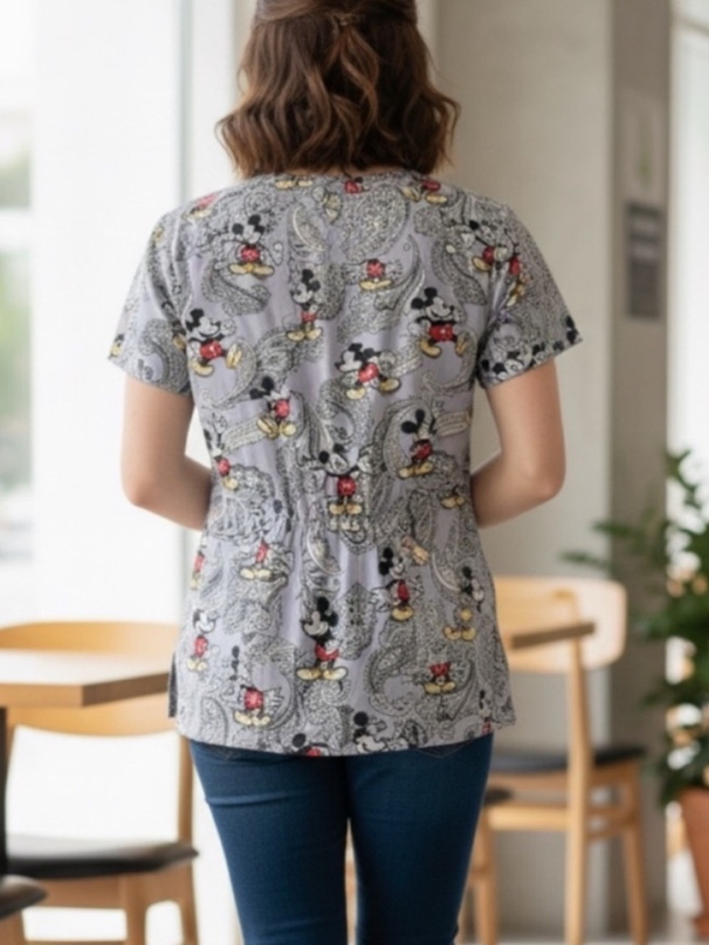 Disney Gray Women's Scrub Top Mickey Mouse Design size Large - Picture 3 of 3